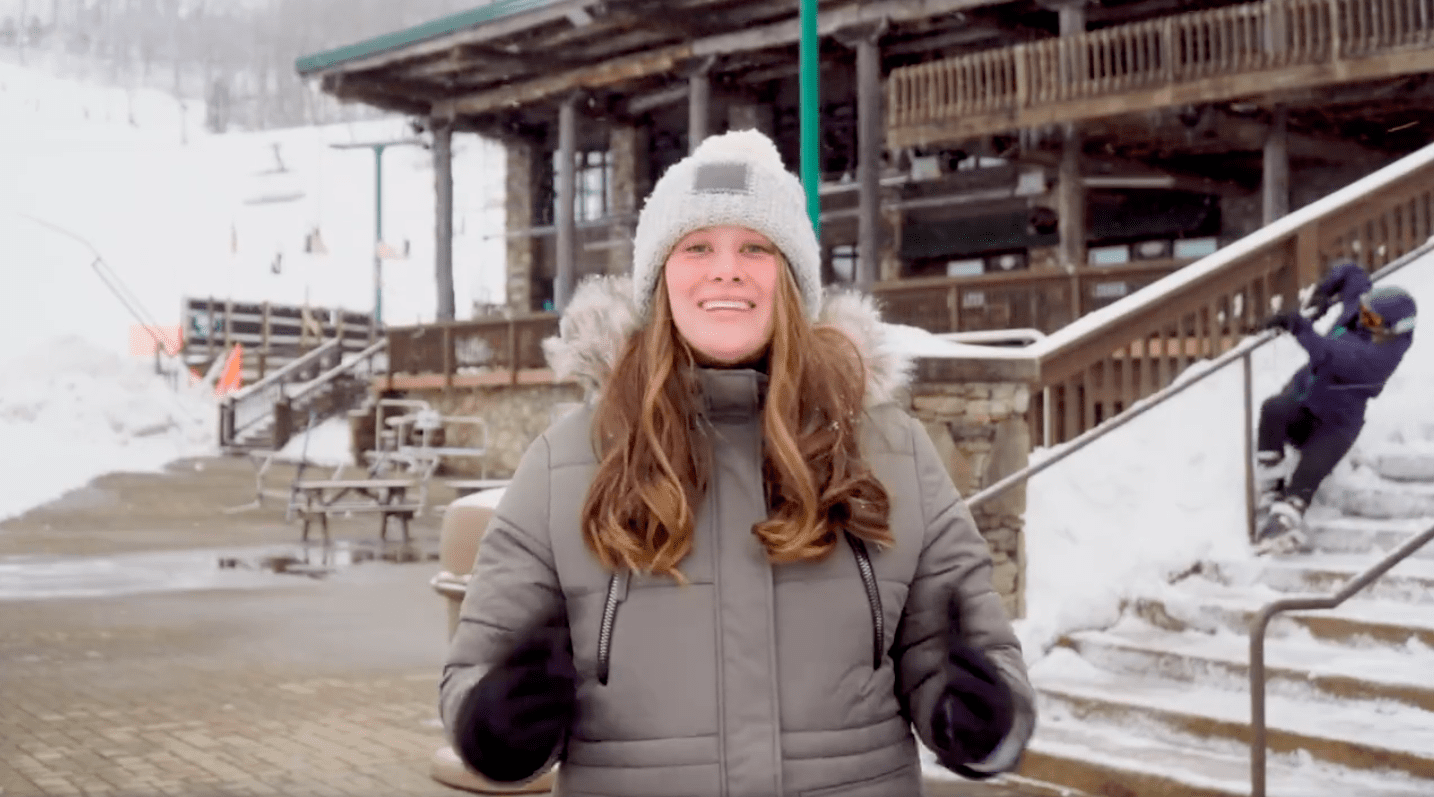 Hilarisch: skiester kan niet overeind blijven tijdens weerbericht